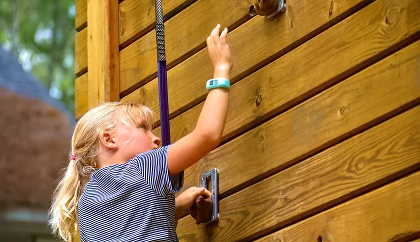 kids summer camp wall climbing